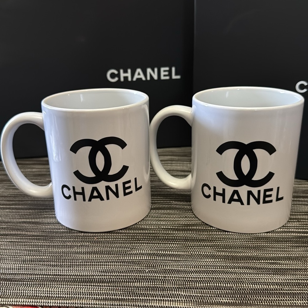 TWO luxury Black and White Accent Mugs - Picture 4 of 4